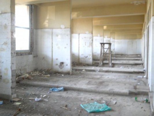 Vestiarele spitalului se transformă în duşuri pentru angajaţi
